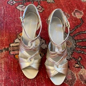 Adrienne Vittadini dressy gold heels- size 7
